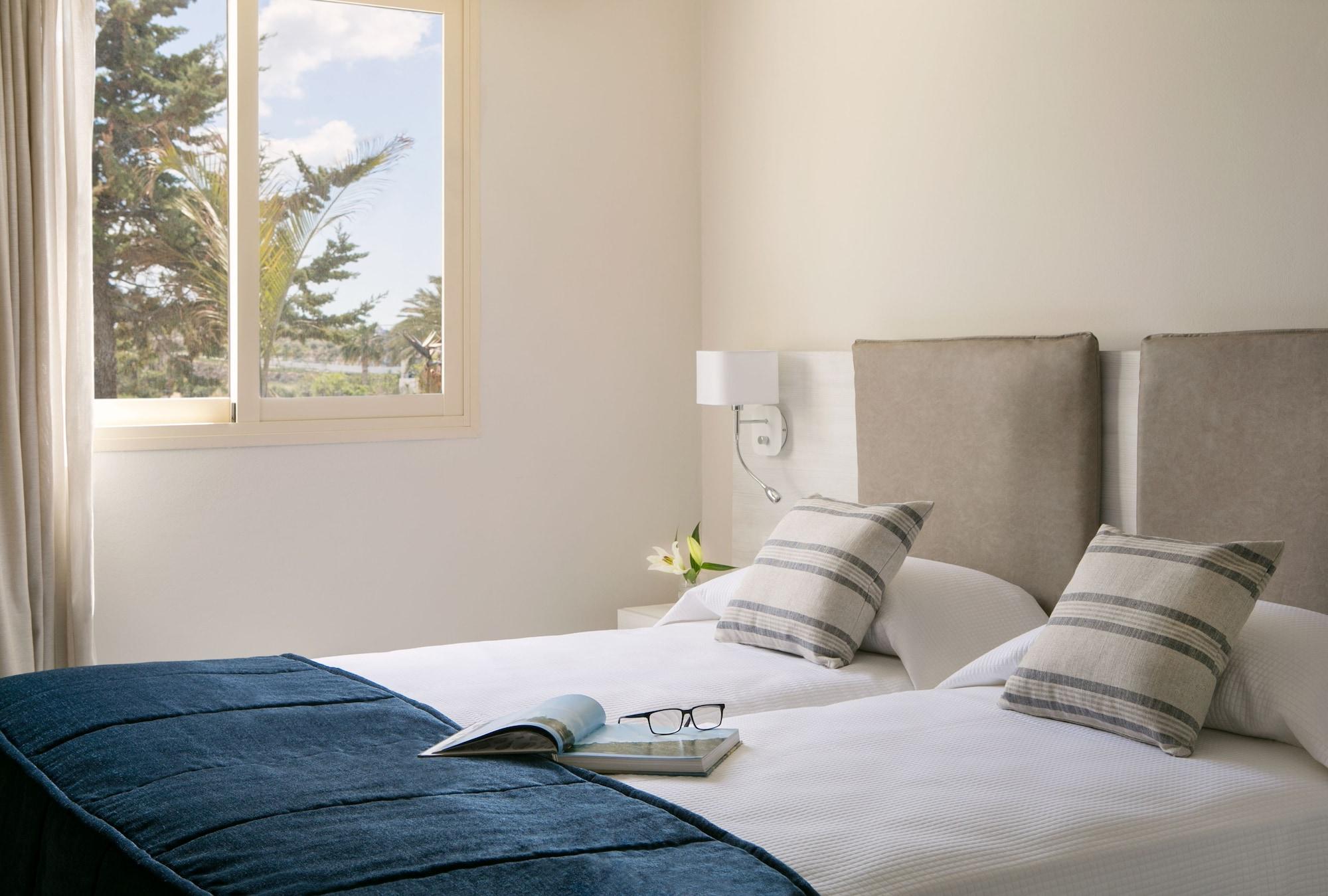 Louis Paphos Breeze Hotel Klorakas Ngoại thất bức ảnh