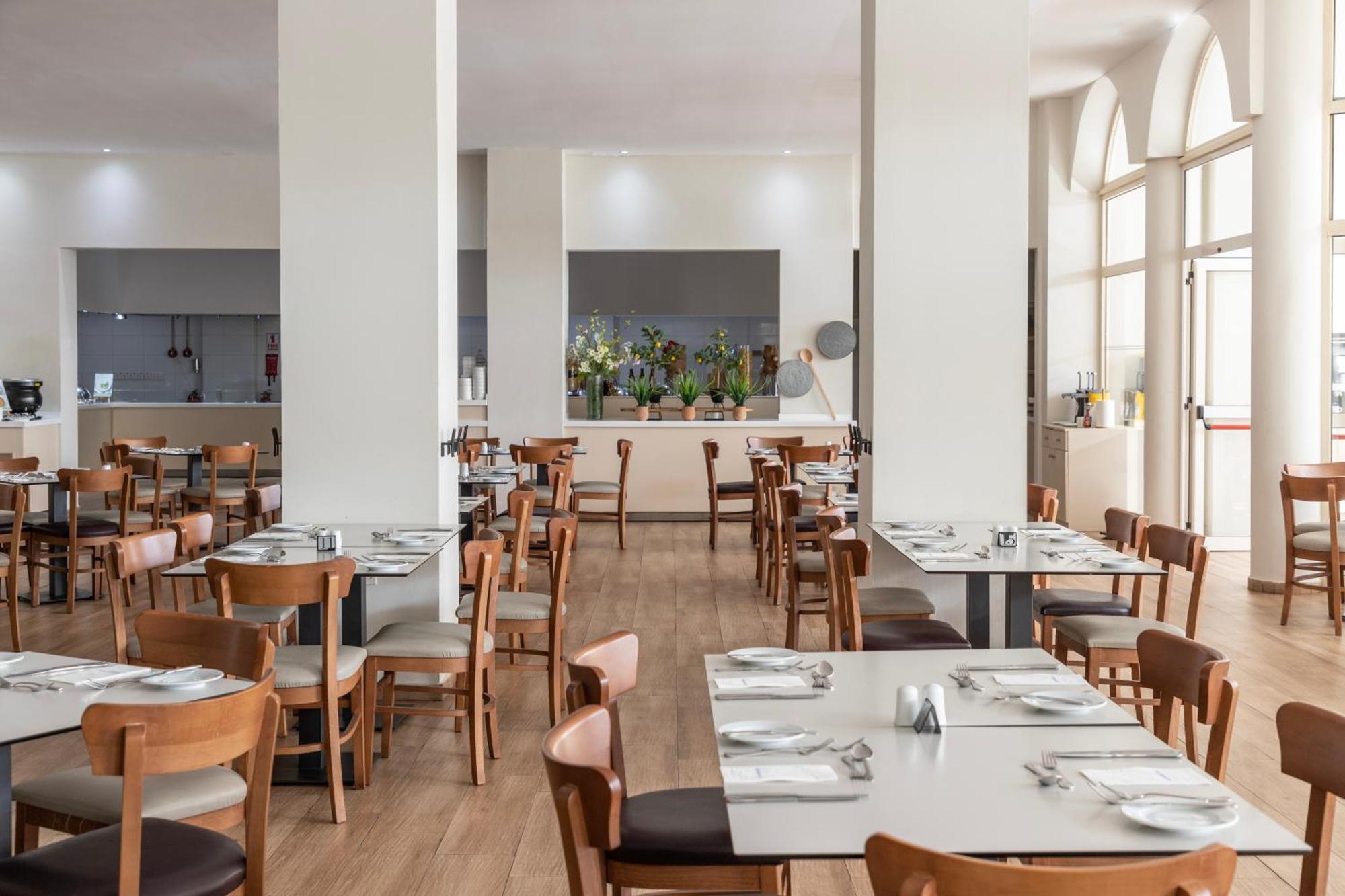 Louis Paphos Breeze Hotel Klorakas Ngoại thất bức ảnh